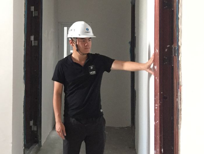 1530265198165543.jpg 2在项目现场对楼层施工情形举行检查1.jpg