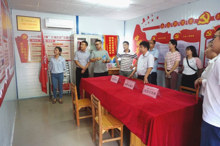 47��Ħ�ֳ���л΢�� ��.jpg