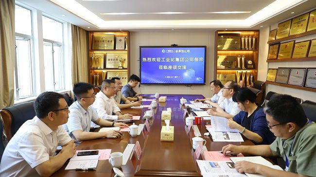1775198325597969.jpg 聚会现场 修图.jpg